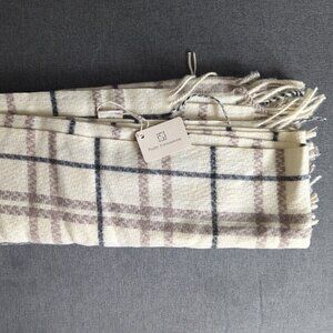 Pretty Persuasions Scarf White with Grey NEW
